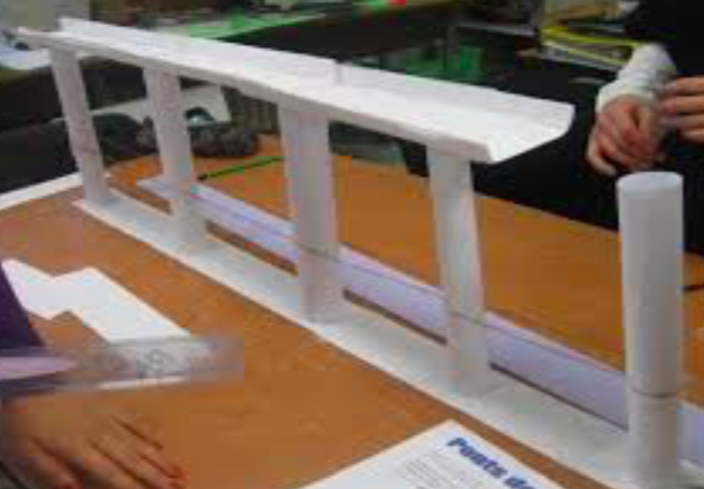 Les apprentis scientifiques – Un pont en papier pour traverser